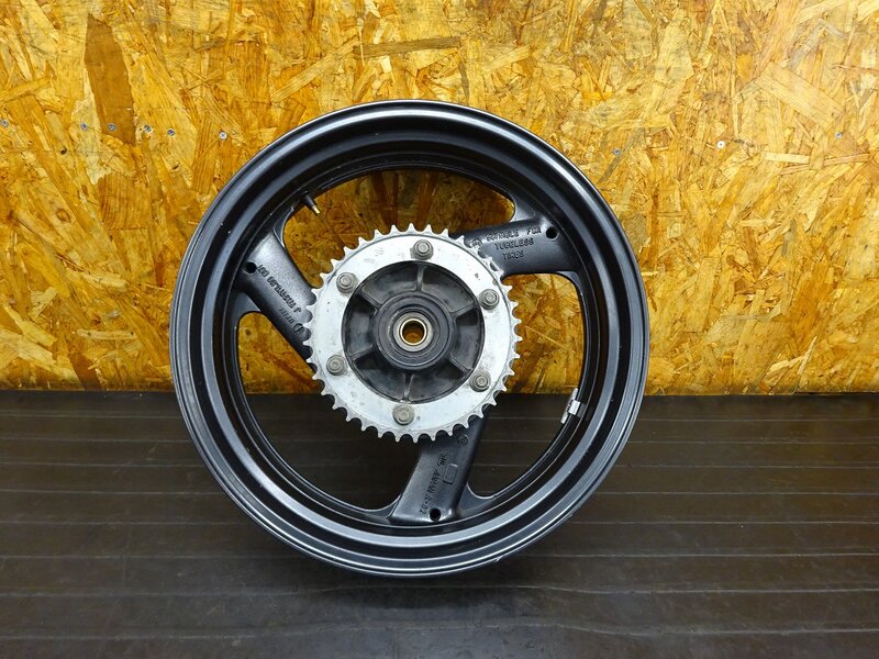 【250824】XJR1300(RP01J-002)◇ リアホイール 17×5.50 R-62 ハブ スプロケット 38T 腐食有 【RP03J | 中古バイクパーツ通販・買取　ジャンクヤード鳥取　JunkYard