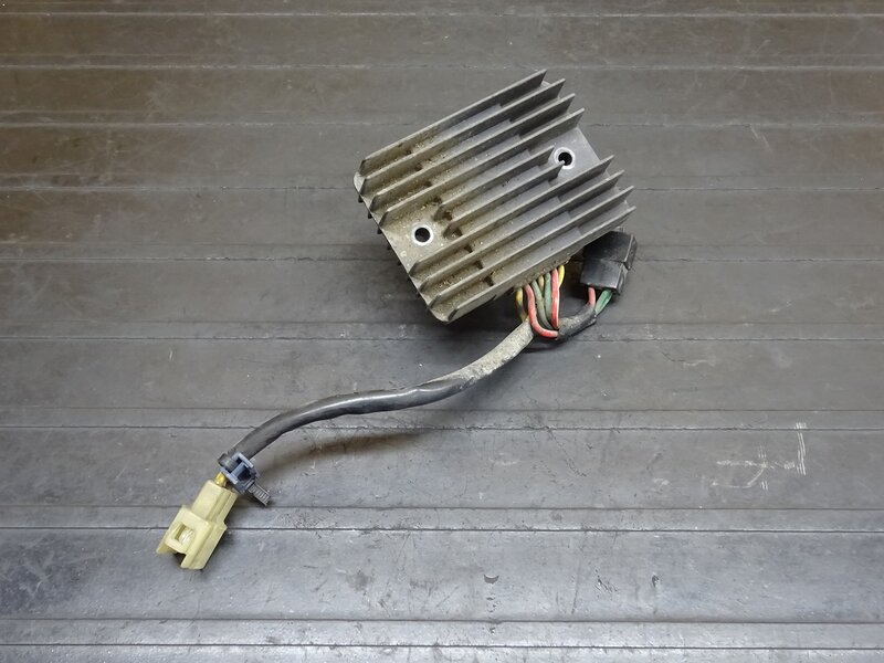 【251009】ドゥカティ ムルティストラーダ1000DS◆ レギュレーター レギュレター | 中古バイクパーツ通販・買取　ジャンクヤード鳥取　JunkYard