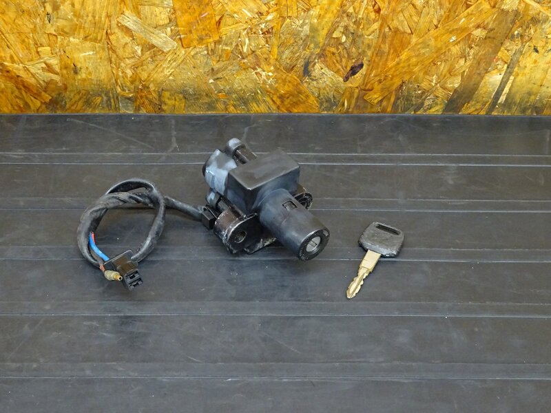 【251038】CBR250RR(MC22)◇ メインキー イグニッションキー 純正キー1本 動作未確認 | 中古バイクパーツ通販・買取 ジャンクヤード鳥取 JunkYard