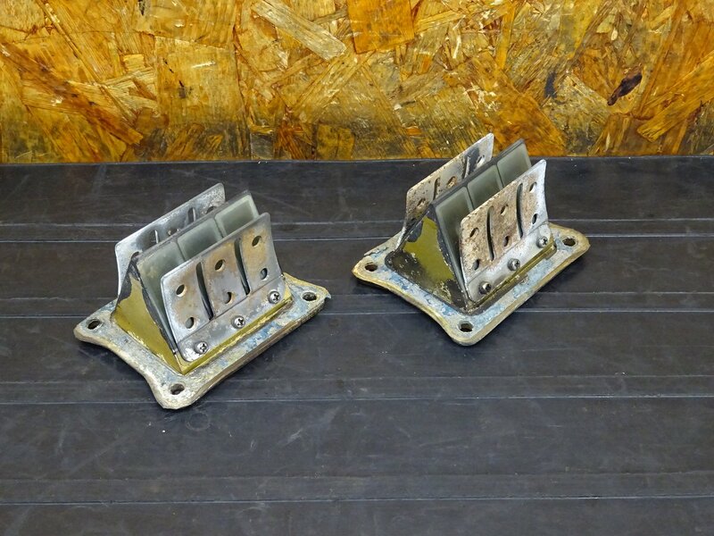 【251106】NSR250R◇ リードバルブ ※エンジンパーツ MC16E-1037190外し【検索:MC18 88 | 中古バイクパーツ通販・買取　ジャンクヤード鳥取　JunkYard