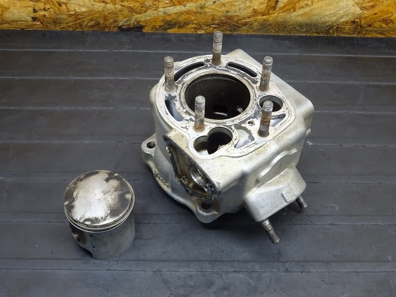 【251114】KDX125SR(DX125A-016)◆ シリンダー ピストン ※エンジンパーツ【検索：200 220 250 | 中古バイクパーツ通販・買取　ジャンクヤード鳥取　JunkYard