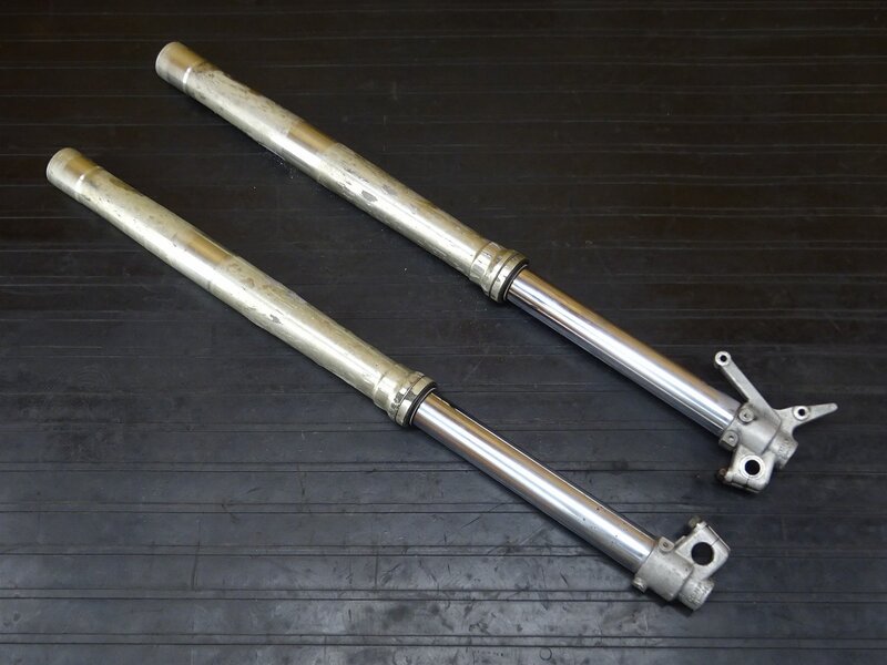 【251202】 CRM250R(MD24-1402)◆ フロントフォーク インナーチューブ アウターチューブ 倒立フォーク 腐食有 | 中古バイクパーツ通販・買取　ジャンクヤード鳥取　JunkYard