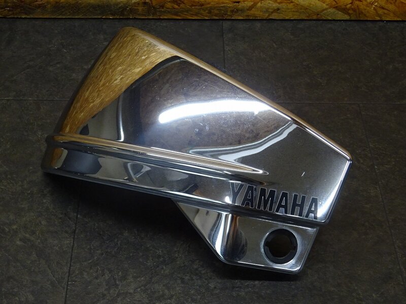 【251232】ドラッグスター400(4TR-109)◆ サイドカバー左 サイドカウル | 中古バイクパーツ通販・買取　ジャンクヤード鳥取　JunkYard