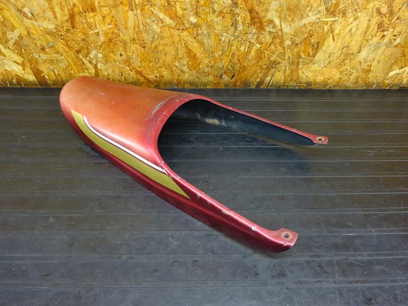 【260115】ゼファー400(ZR400C-054)◇ テールカウル シートカウル リアカウル Z2タイプ FRP 割れ有 【C4 | 中古バイクパーツ通販・買取　ジャンクヤード鳥取　JunkYard