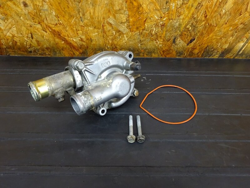 【260301】ZZR400(ZX400N-008)◇ ウォーターポンプ ウオーターポンプ ※検:ZRX400 【エンジンパーツ ZZ-R400 | 中古バイクパーツ通販・買取　ジャンクヤード鳥取　JunkYard