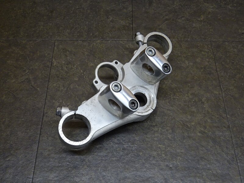 【260306】CB400SF Vtec2(NC39-1044)◆ トップブリッジ ハンドルポスト 削れ有 【SPEC2 スペック2 | 中古バイクパーツ通販・買取　ジャンクヤード鳥取　JunkYard