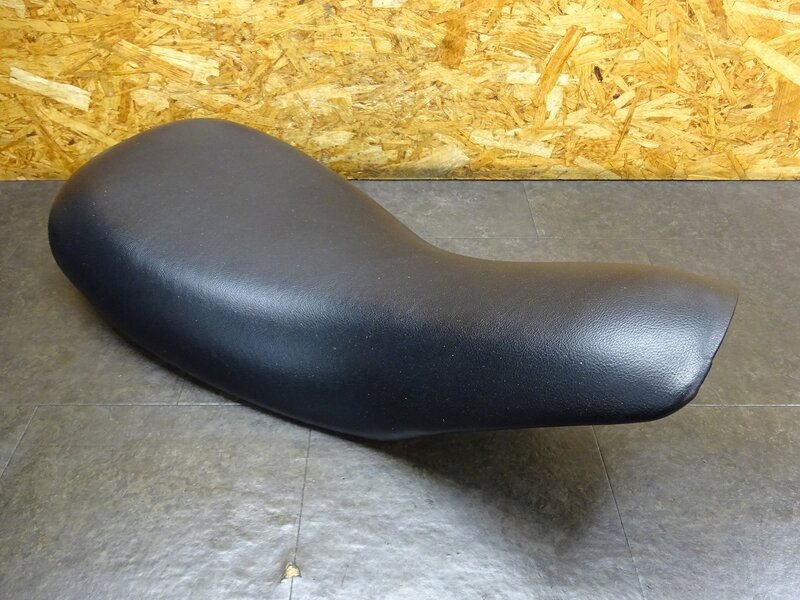 【260307】バンバン200(NH41A-100)◆ シート 塗装付着/張替有 【VanVan | 中古バイクパーツ通販・買取　ジャンクヤード鳥取　JunkYard