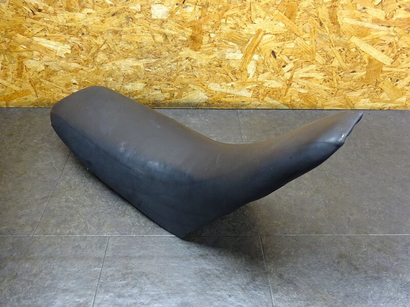 【260314】CRM250AR(MD32-1000)◆ シート シートベース ジャンク!! 【検索：CRM250R MD24 | 中古バイクパーツ通販・買取　ジャンクヤード鳥取　JunkYard