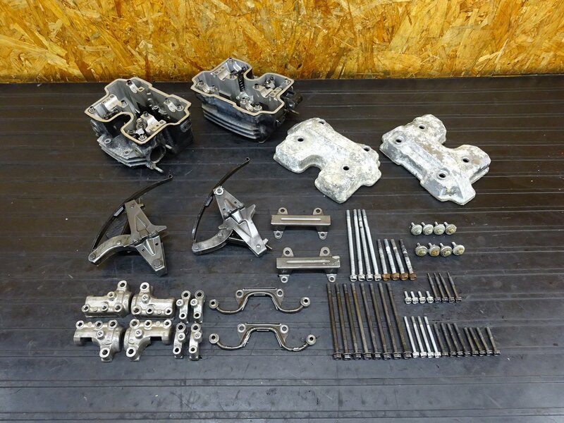 【260316】VT250F(MC08-1018)◇ シリンダーヘッド シリンダーヘッドカバー カムシャフトホルダー ※エンジンパーツ 【丸フレーム | 中古バイクパーツ通販・買取　ジャンクヤード鳥取　JunkYard
