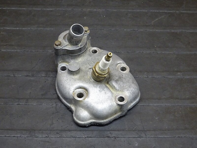 【260322】KDX125SR(DX125A-022)◆ シリンダーヘッド シリンダーヘッドカバー ※エンジンパーツ 【検索：200 220 250 | 中古バイクパーツ通販・買取　ジャンクヤード鳥取　JunkYard