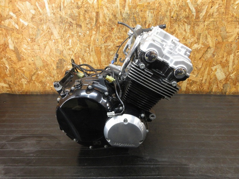 【241113】CB400SF Vtec3(NC39-1209)◆ 中古エンジン 始動確認後取外し!! ジェネレーター セルモーター クラッチカバー 【SPEC3 スペック3 | 中古バイクパーツ通販・買取　ジャンクヤード鳥取　JunkYard