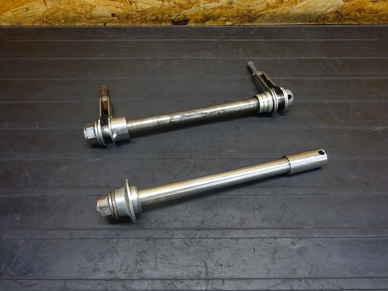 【250511】SR400 (1JR-335)■ アクスルシャフト前後セット ※検索：SR500 1JN 2J2 2H6 | 中古バイクパーツ通販・買取　ジャンクヤード鳥取　JunkYard