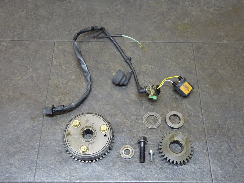 【250522】マグナ250S(MC29-1100)◆ ピックアップコイル ワンウェイクラッチ ※エンジンパーツ MC15E | 中古バイクパーツ通販・買取　ジャンクヤード鳥取　JunkYard