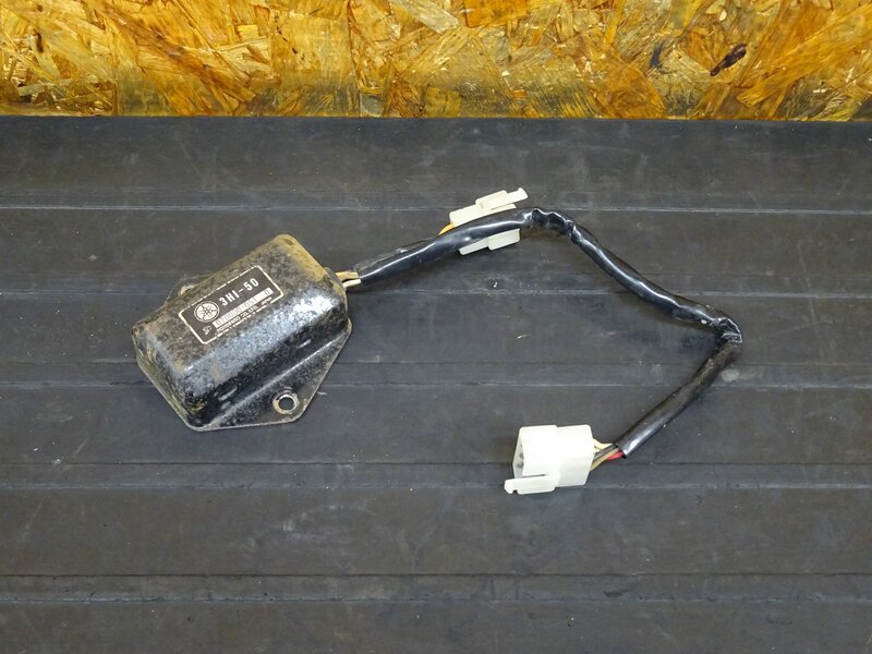 【250602】SR500(2J2-184)◇ CDI イグナイター 3HI-50 ※検索：1JN SR400 1JR 2H6 | 中古バイクパーツ通販・買取　ジャンクヤード鳥取　JunkYard