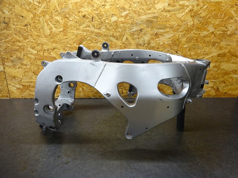 【250614】CBR1000RR SP(SC59-1600)◆ 書付中古フレーム メインフレーム 破損/ボルト残り有 ジャンク!! 【後期 | 中古バイクパーツ通販・買取　ジャンクヤード鳥取　JunkYard