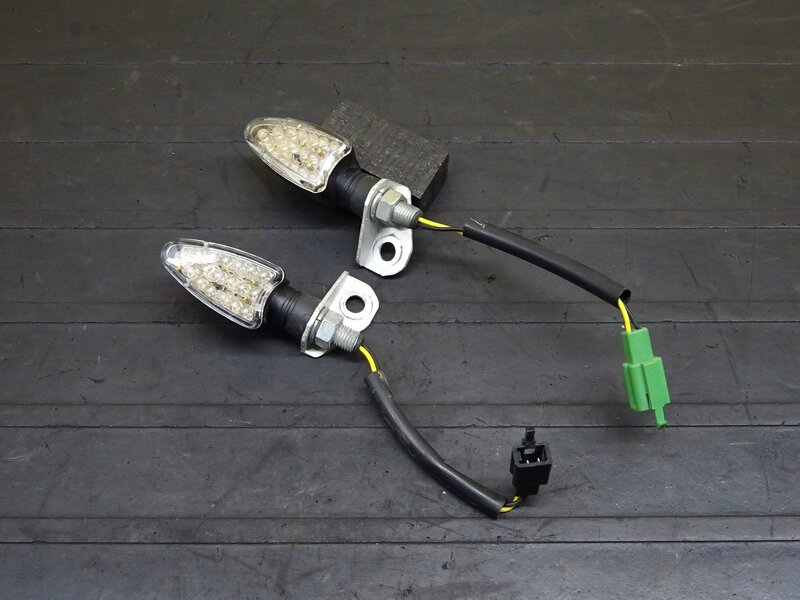 【250616】KSR110(KL110A-000)◆ 社外ウインカー アロータイプ LED キジマ?? kijima?? | 中古バイクパーツ通販・買取　ジャンクヤード鳥取　JunkYard