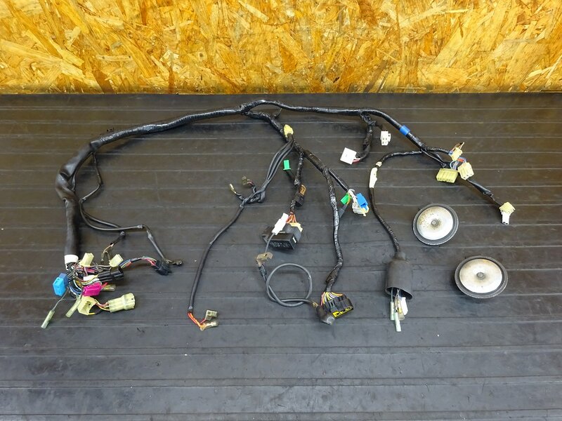 【250707】XJR400R(RH02J-005)◇ メインハーネス 4HM-82590-70 ホーン 【イモビ付 4HM | 中古バイクパーツ通販・買取　ジャンクヤード鳥取　JunkYard