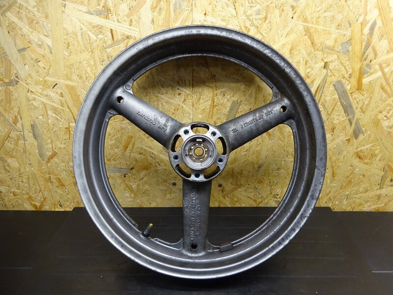 【250710】イナズマ400(GK7BA-500)◆ フロントホイール 17×3.50 腐食有 | 中古バイクパーツ通販・買取　ジャンクヤード鳥取　JunkYard