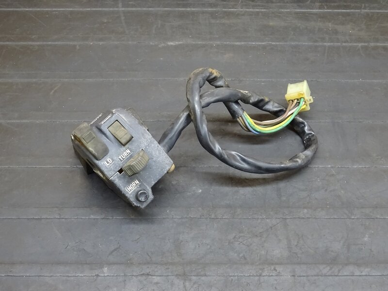 【250813】SR500(1JN-224)◆ ハンドルスイッチ左 スイッチボックス 【検索：2J2 SR400 2H6 1JR | 中古バイクパーツ通販・買取　ジャンクヤード鳥取　JunkYard