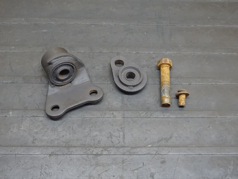 【250813】SR500(1JN-224)◆ マフラーステー マフラーブラケット 色塗り有 【検索：2J2 SR400 2H6 1JR | 中古バイクパーツ通販・買取　ジャンクヤード鳥取　JunkYard