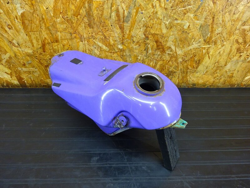 【250913】KDX125SR(DX125A-008)◇ 燃料タンク ガソリンタンク フューエルタンク コック 錆/傷/タッチペン修正歴有 ※検索:200 220 250 | 中古バイクパーツ通販・買取　ジャンクヤード鳥取　JunkYard