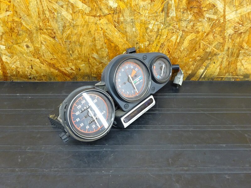 【251001】ZXR250(ZX250C-012)◇ スピードメーター タコメーター インジケーターランプ 17525km 凹み 傷有 | 中古バイクパーツ通販・買取　ジャンクヤード鳥取　JunkYard
