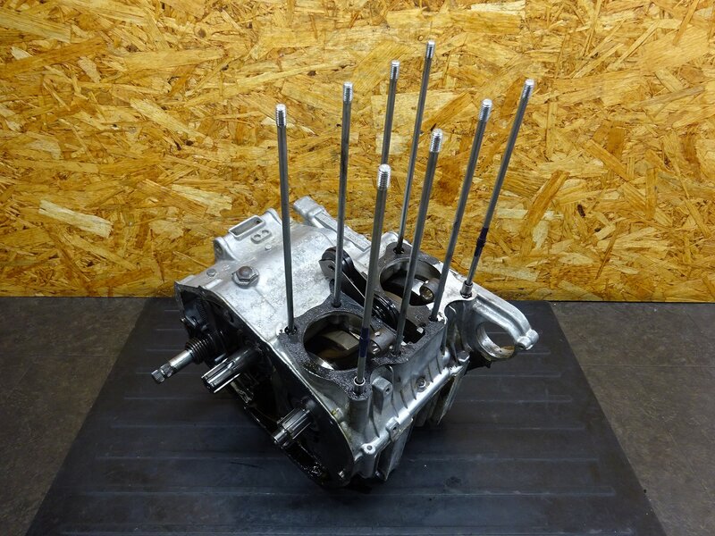 【251044】CB350(CB350-1069)◆ エンジン腰下 クランクケース/シャフト ミッション ※エンジンパーツ【検索:CB250 エクスポート セニア | 中古バイクパーツ通販・買取 ジャンクヤード鳥取 JunkYard
