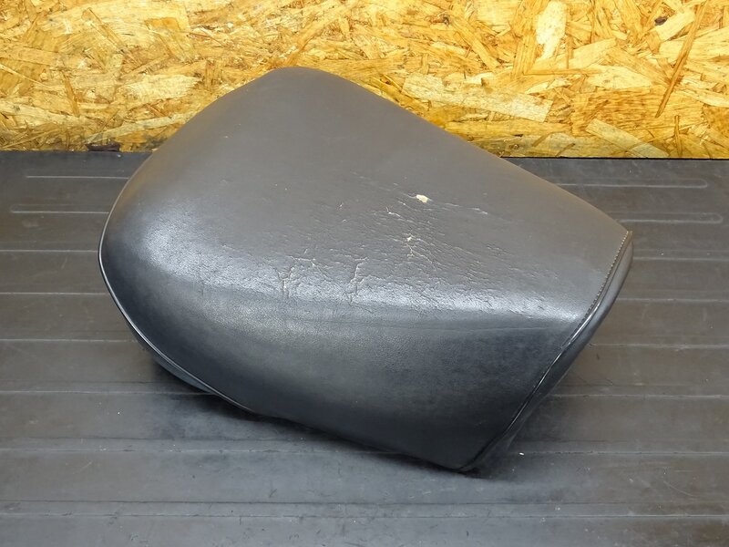 【251104】ベンリィ90S(HA03-1110)◆ シート シングルシート 劣化/破れ有 ※検索：CD90/50【12V | 中古バイクパーツ通販・買取　ジャンクヤード鳥取　JunkYard