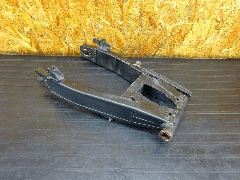 【251108】◇ XJR1300(RP17J) スイングアーム トルクロッド 錆大 ジャンク!! | 中古バイクパーツ通販・買取　ジャンクヤード鳥取　JunkYard