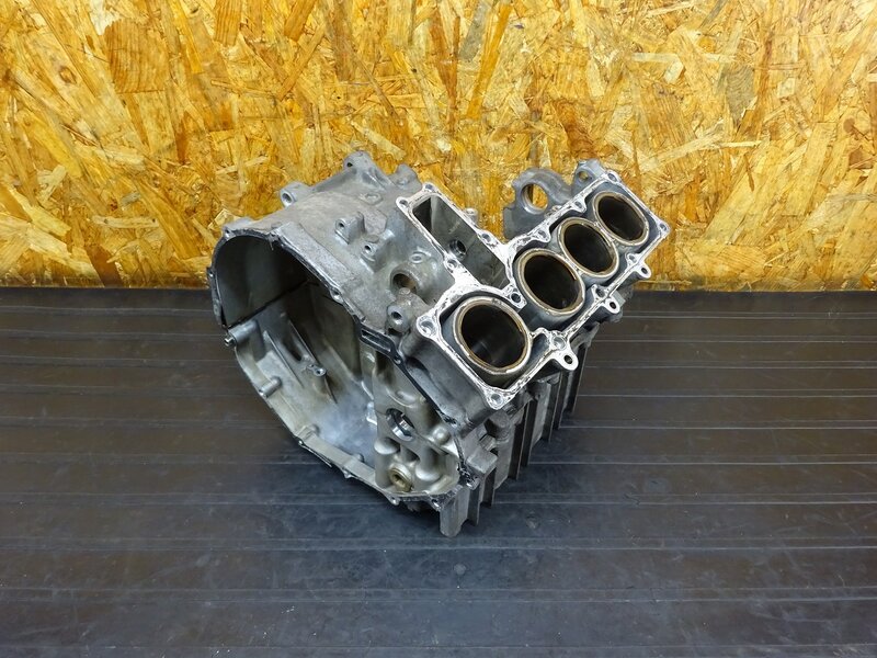 【251111】CBR250RR(MC22-1006)◇ クランクケース上下セット 削れ有 ジャンク!! ※エンジンパーツ【規制前 MC14E | 中古バイクパーツ通販・買取　ジャンクヤード鳥取　JunkYard