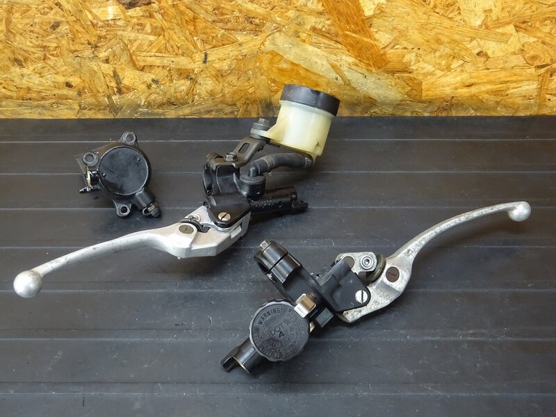 【251121】VTR1000F(SC36-1100)■ マスターシリンダー左右set フロントブレーキ クラッチマスター レバー レリーズ 【ファイアーストーム | 中古バイクパーツ通販・買取　ジャンクヤード鳥取　JunkYard