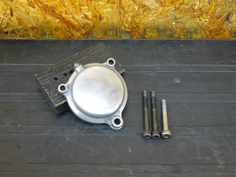 【251201】SR400(1JR-290)◇ オイルフィルターカバー エンジンカバー右 ※エンジンパーツ 【検:SR500 1JN 2J2 2H6 | 中古バイクパーツ通販・買取　ジャンクヤード鳥取　JunkYard