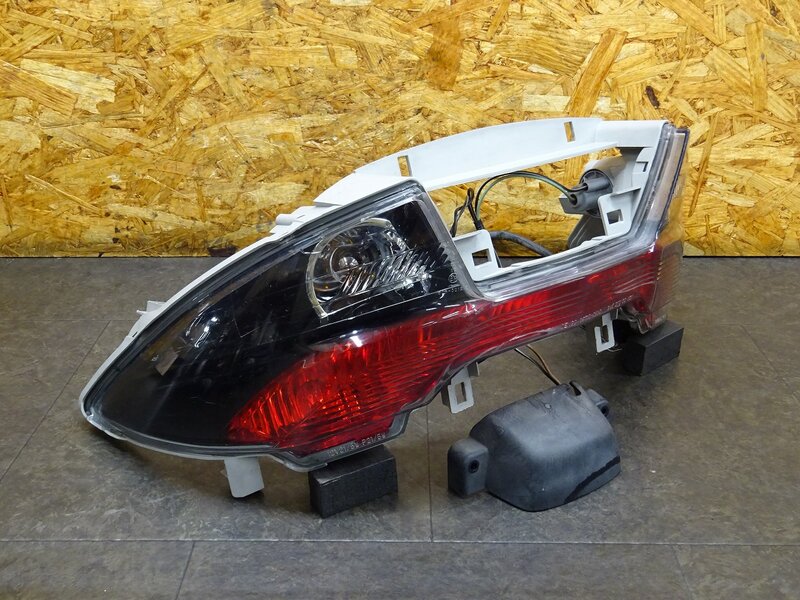 【251217】スカイウェイブ250(CJ46A-114)◆ テールランプ ブレーキランプ ひび割れ有 | 中古バイクパーツ通販・買取　ジャンクヤード鳥取　JunkYard