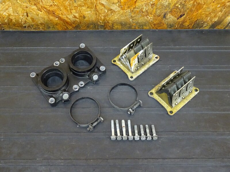 【251224】NSR250R SP(MC28-1100)◇ リードバルブセット インシュレーター インテークマニホールド 劣化/硬化有 ※検:MC21 【流用車外し | 中古バイクパーツ通販・買取　ジャンクヤード鳥取　JunkYard