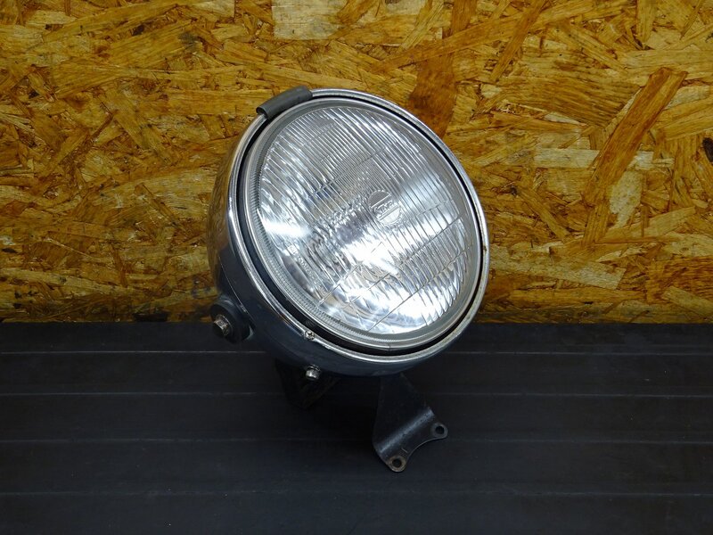 【251227】W650(EJ650A-004)◆ ヘッドライト ヘッドライトレンズ ヘッドライトケース 削れ/メッキ剥がれ有 【検索:W400 EJ400A | 中古バイクパーツ通販・買取　ジャンクヤード鳥取　JunkYard