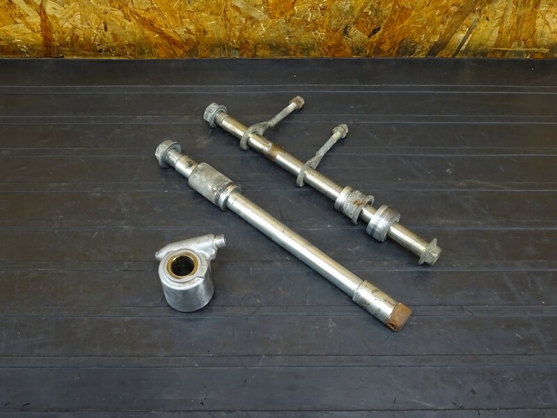 【251231】バルカン400ドリフター(VN400D-000)◇ スピードメーターギア ギヤ フロントアクスルシャフト リアアクスルシャフト ワイヤー | 中古バイクパーツ通販・買取　ジャンクヤード鳥取　JunkYard