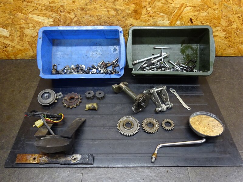 【260207】CRM250R(MD24-1405)◆ ボルトセット エンジンハンガー バランサー ミラー 自作？フェンダーレス | 中古バイクパーツ通販・買取　ジャンクヤード鳥取　JunkYard