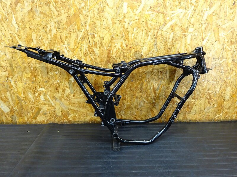 【260209】ZRX-Ⅱ(ZR400E-302)◇ 書無中古フレーム メインフレーム 色塗り/ハンドルストッパー凹み有 【ZRX-2 ZRX400 | 中古バイクパーツ通販・買取　ジャンクヤード鳥取　JunkYard