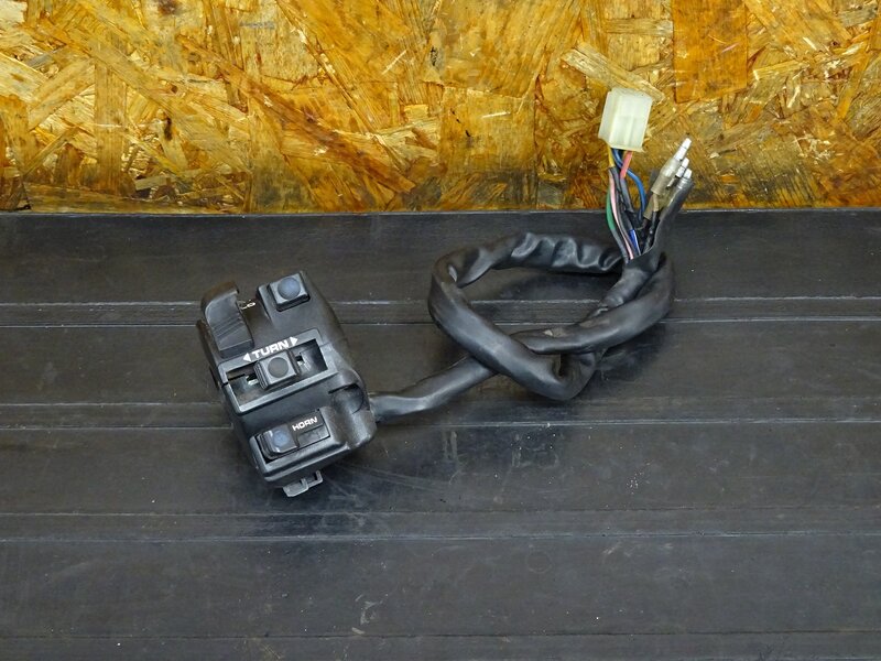 【260215】SR400(RH01J-008)◇ ハンドルスイッチ左 スイッチボックス 流用品 ハザード付き 配線加工品 【イモビ付 | 中古バイクパーツ通販・買取　ジャンクヤード鳥取　JunkYard