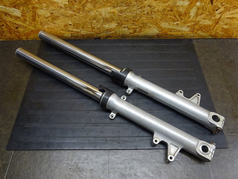 【260306】CB400SF Vtec2(NC39-1044)◆ フロントフォーク インナーチューブ ボトムケース 点錆/オイル漏れ有 【SPEC2 スペック2 | 中古バイクパーツ通販・買取　ジャンクヤード鳥取　JunkYard