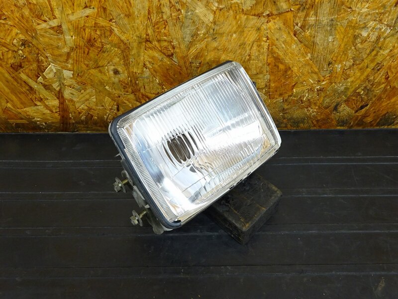 【260313】GSX250S(GJ76A-103)◇ ヘッドライト ヘッドライトレンズ ヘッドライトユニット 【刀 カタナ | 中古バイクパーツ通販・買取　ジャンクヤード鳥取　JunkYard