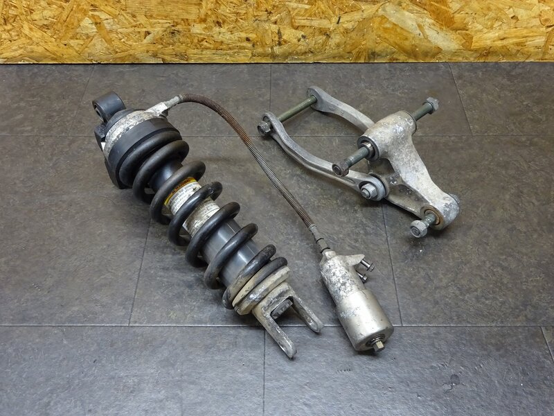 【250510】ZZR1200(ZXT20C-002)◆ リアサスセット リアサスペンション リアサスペンションリンク リアサスリンク 【ZZ-R1200 | 中古バイクパーツ通販・買取　ジャンクヤード鳥取　JunkYard