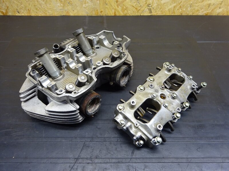 【250623】W650(EJ650A-032)◆ シリンダーヘッドセット カムホルダー ロッカーアーム 腐食有 ※エンジンパーツ【検索：W400 EJ400A | 中古バイクパーツ通販・買取　ジャンクヤード鳥取　JunkYard