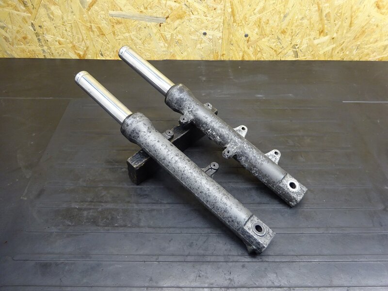 【250704】PS250(MF09-1001)◆ フロントフォーク インナーチューブ ボトムケース 摺動部錆有 【角目 | 中古バイクパーツ通販・買取　ジャンクヤード鳥取　JunkYard