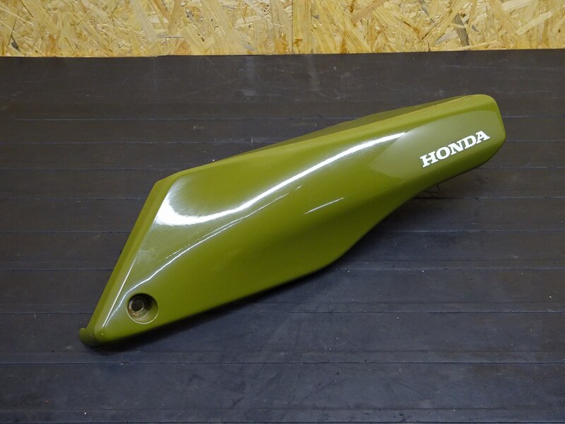 【250704】PS250(MF09-1001)◆ サイドカバー左 サイドカウル 欠け有 【角目 | 中古バイクパーツ通販・買取　ジャンクヤード鳥取　JunkYard
