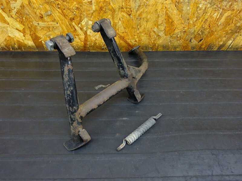 【250811】W650(EJ650A-012)◇ センタースタンド 錆 削れ有 【検索:W400 EJ400A | 中古バイクパーツ通販・買取　ジャンクヤード鳥取　JunkYard