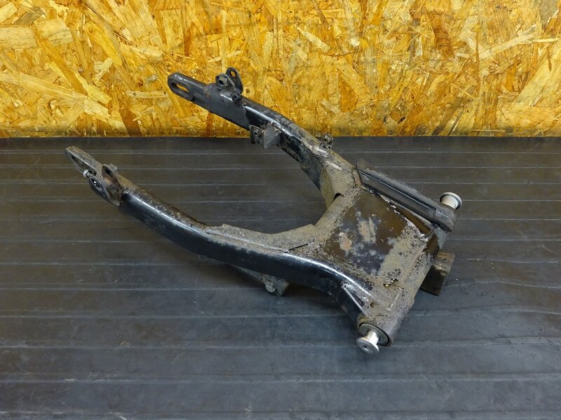 【250811】W650(EJ650A-012)◇ スイングアーム ピボットシャフト トルクロッド 【検索:W400 EJ400A | 中古バイクパーツ通販・買取　ジャンクヤード鳥取　JunkYard