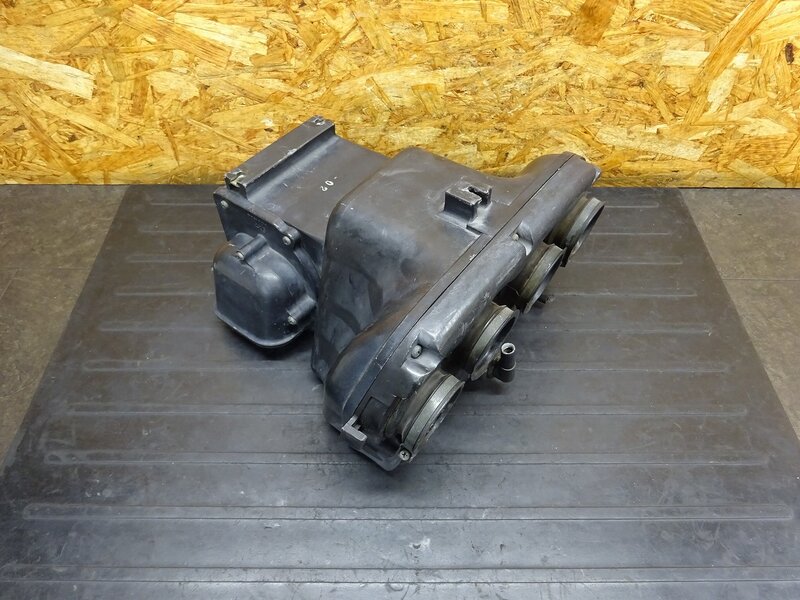 【250824】XJR1300(RP01J-002)◆ エアクリーナーボックス エアクリボックス エアクリ 【RP03J | 中古バイクパーツ通販・買取　ジャンクヤード鳥取　JunkYard