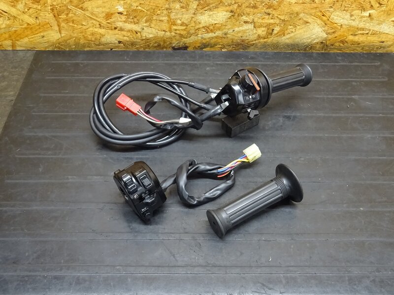 【250902】SR400(RH16J-011)◆ ハンドルスイッチ左右セット スイッチボックス 【ファイナルエディション | 中古バイクパーツ通販・買取　ジャンクヤード鳥取　JunkYard