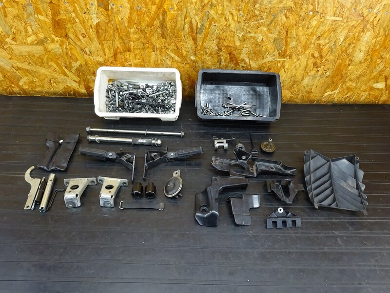 【251007】マジェスティ250(SG20J-020)◇ ボルトセット タンデムステップ 車載工具 バーエンド エンジンボルト インナーカウル 【’14 | 中古バイクパーツ通販・買取　ジャンクヤード鳥取　JunkYard